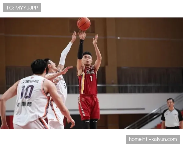 于米提星锐赛发挥稳定,山西锋线展现即战力和篮板保护 于米提星锐赛发挥稳定,山西锋线展现即战力和篮板保护